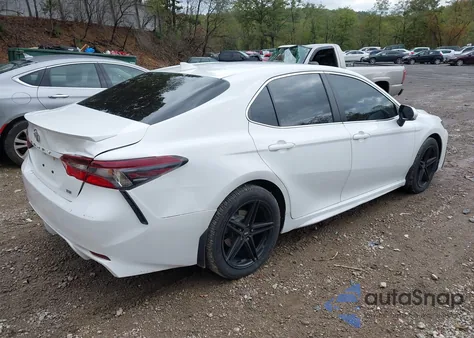 2022 Toyota Camry Se z USA, uszkodzony, nr VIN 4T1G11AK0NU701232